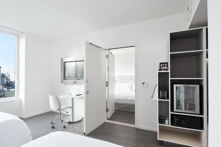 Room 30 of 83