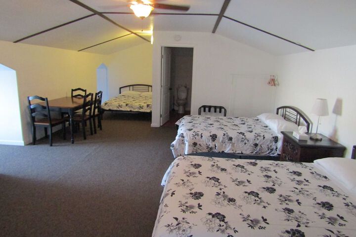 Room 100 of 124