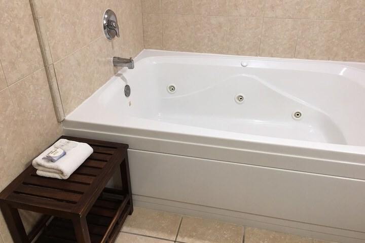 Hot Tub 42 of 42