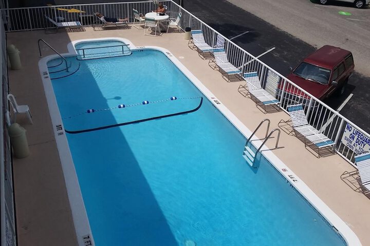 Pool 12 of 62