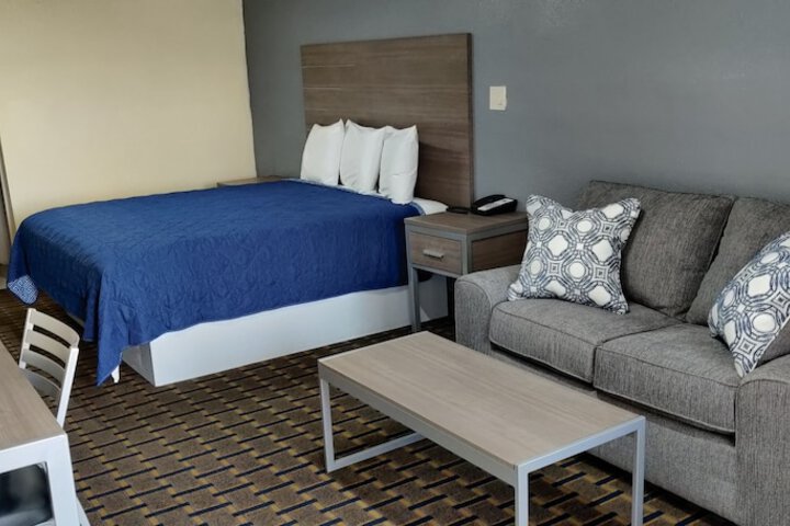 Room 11 of 20