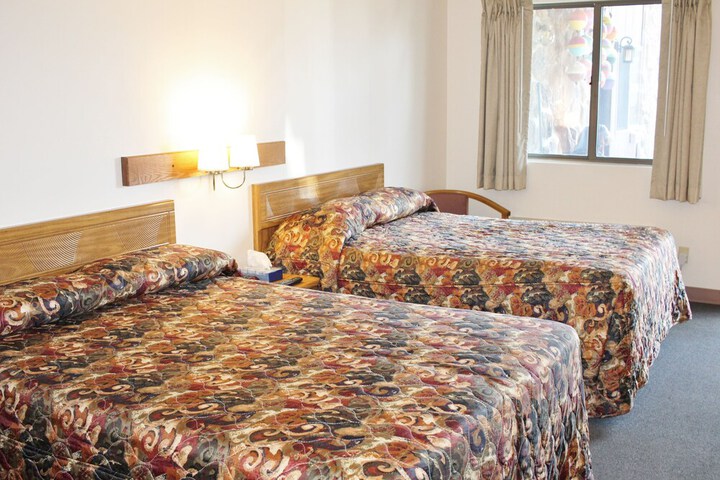 Room 21 of 38