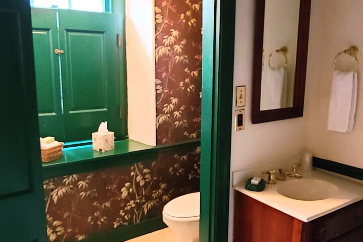 Room 23 of 61