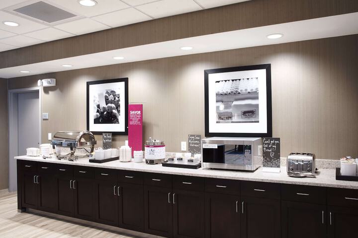 Hampton Inn & Suites Des Moines / Urbandale