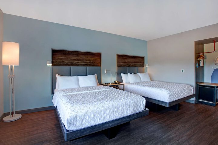 Room 28 of 44