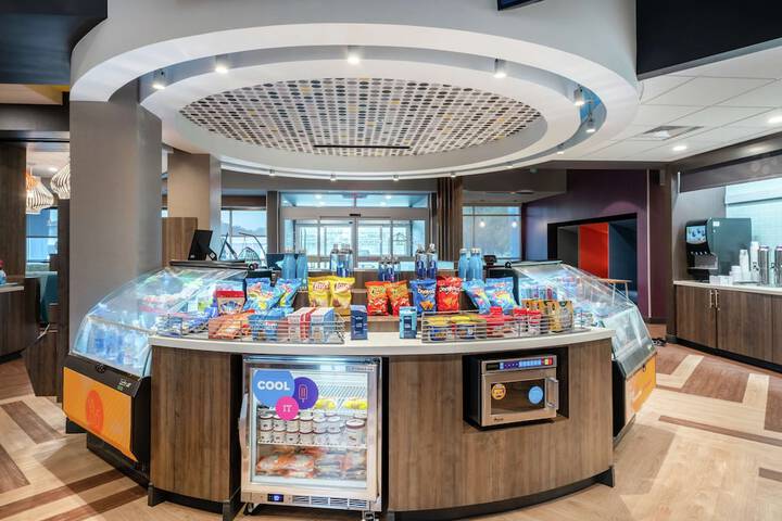Tru by Hilton Greenville