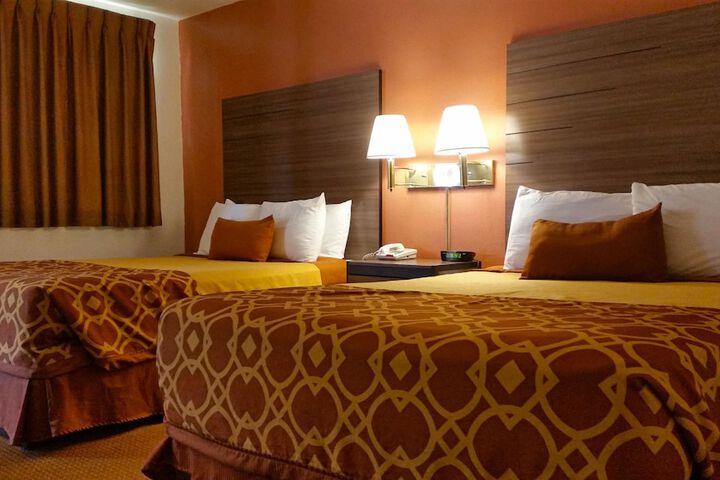 Room 33 of 39