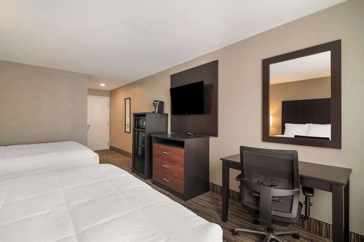 Room 4 of 38