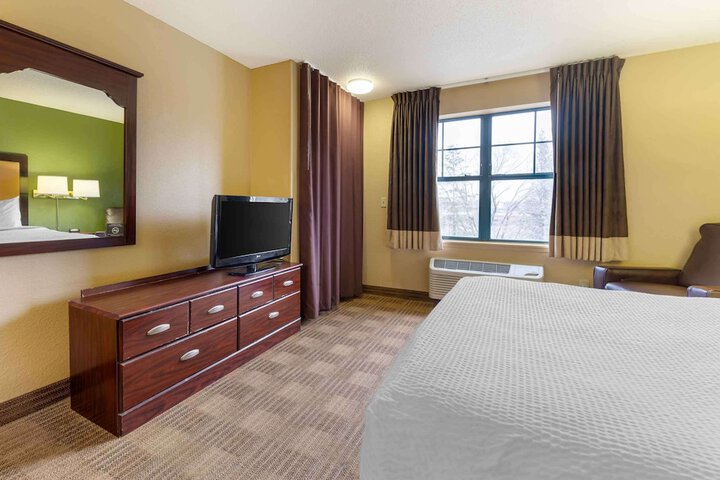 Room 11 of 29