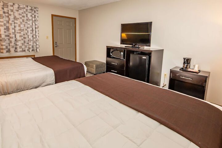 Room 17 of 37
