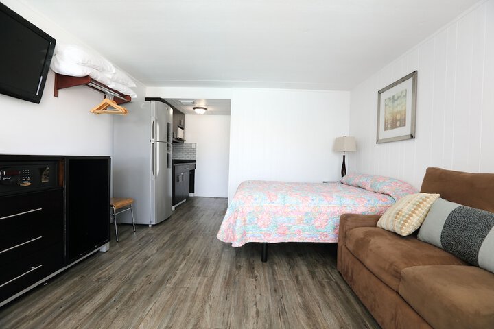 Room 19 of 40
