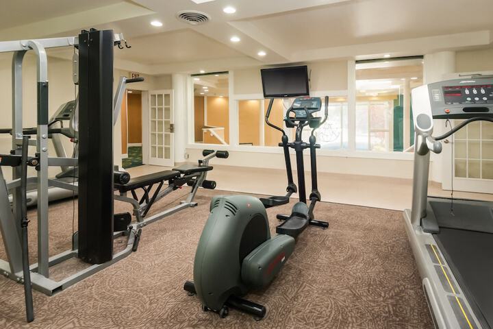 Quality Inn & Suites Middletown - Newport