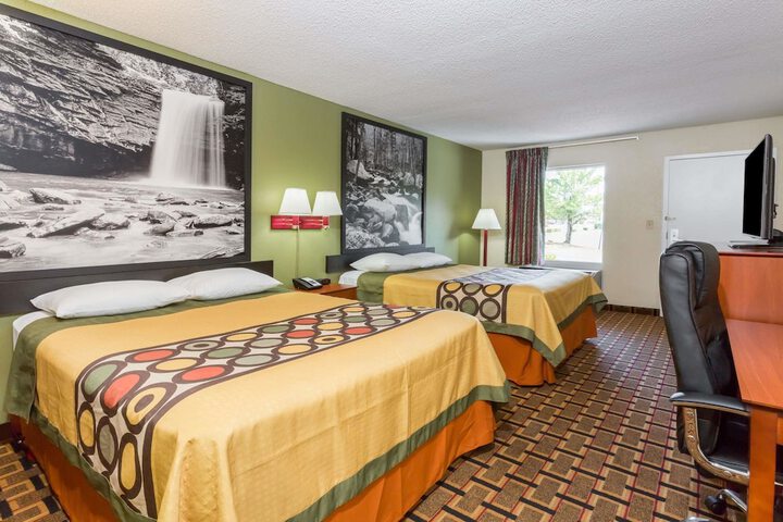Room 12 of 15
