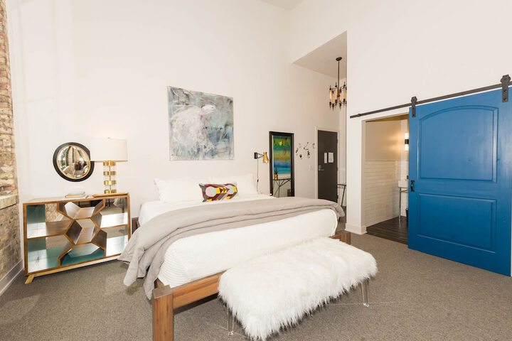 Room 40 of 48