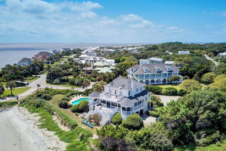 Haven by Avantstay Luxury Beachfront Home w / Pool & Gorgeous Patios