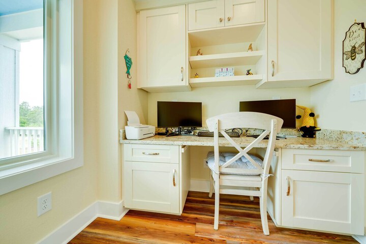 Corolla Vacation Rental w / Pool Walk to Beach!