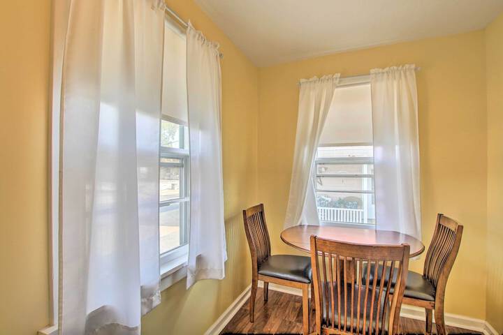 Cottage w / Yard Walk to Historic Attractions