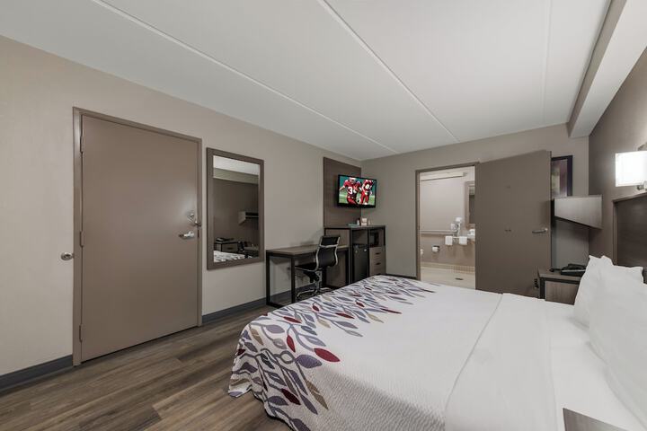 Room 18 of 37