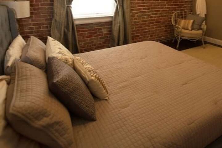 Hamilton House Inn
