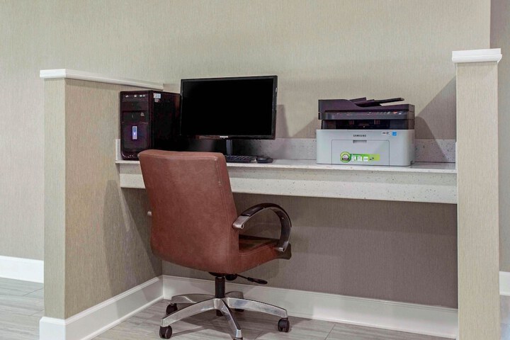 Business Center 50 of 51