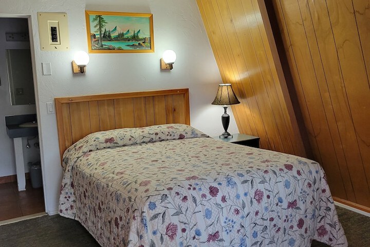 Room 6 of 7