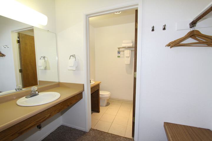 Room 17 of 34