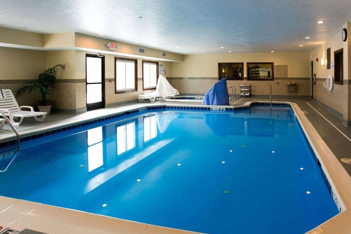 Comfort Suites Benton Harbor - St. Joseph