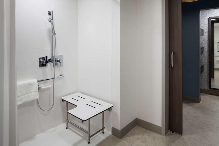 Room 30 of 60