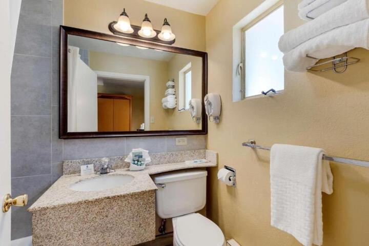 Turquoise Inn and Suites Cortez near Mesa Verde