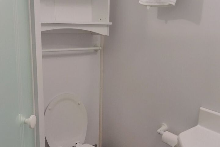 Room 7 of 9