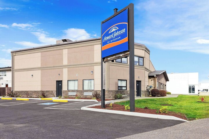 Hotel 4 of 51