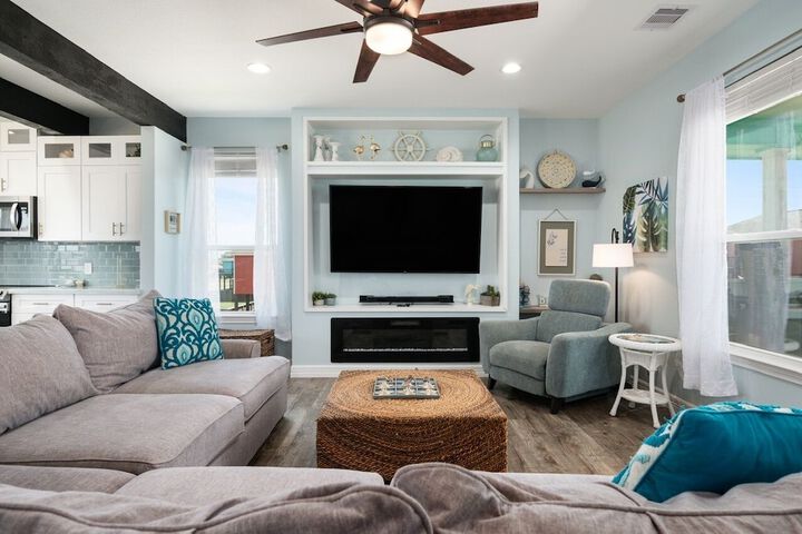 Sunrise Paradise 3 Bedroom Home by RedAwning