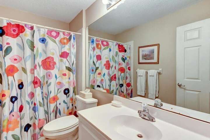 Room 17 of 38