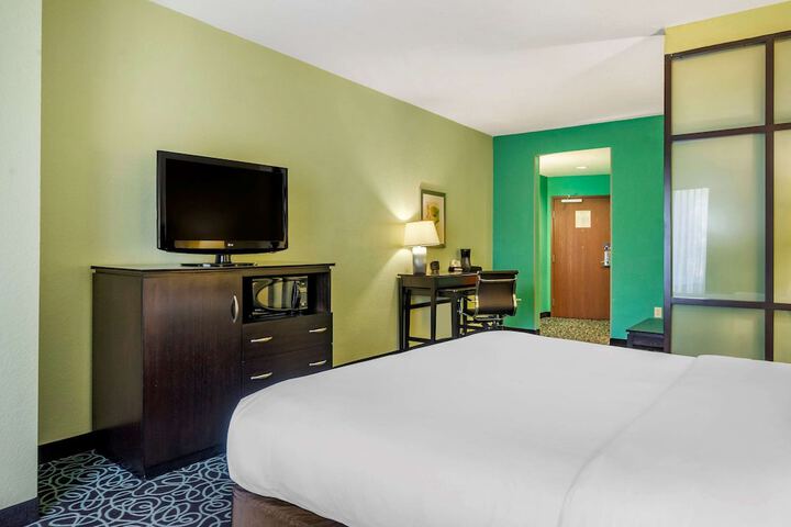 Room 9 of 33