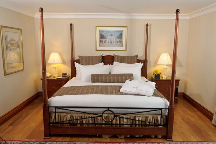 Room 35 of 60