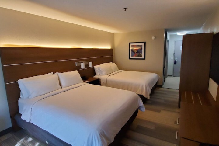 Room 25 of 62