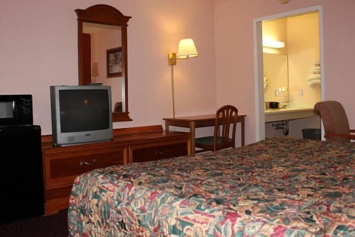 Room 9 of 15