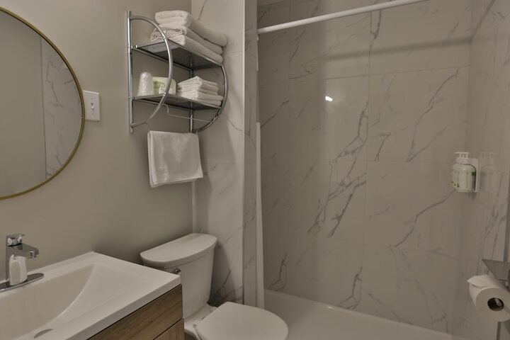 Room 13 of 25