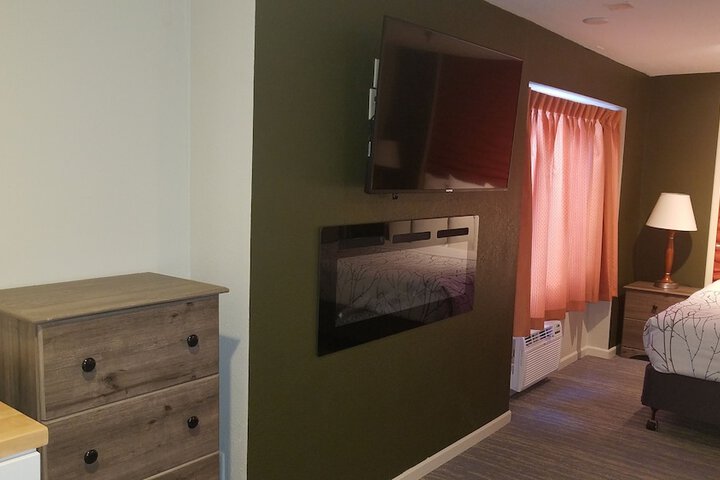 Room 65 of 86