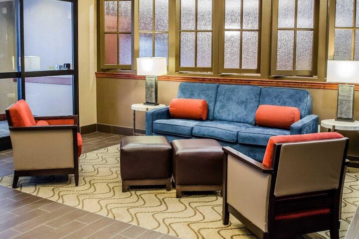 Comfort Suites Downtown Carlisle