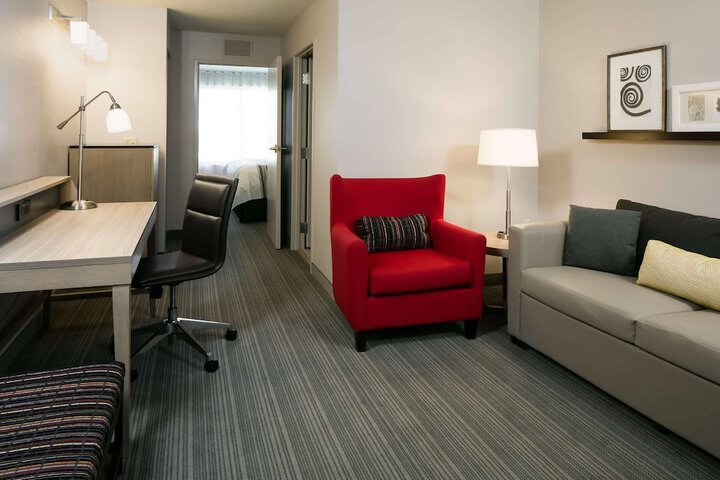 Country Inn & Suites by Radisson Middleton - Madison West