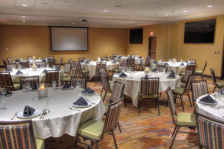 Ballroom/Hall 69 of 74