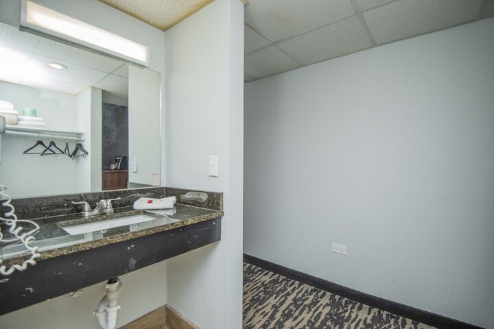 Room 160 of 345
