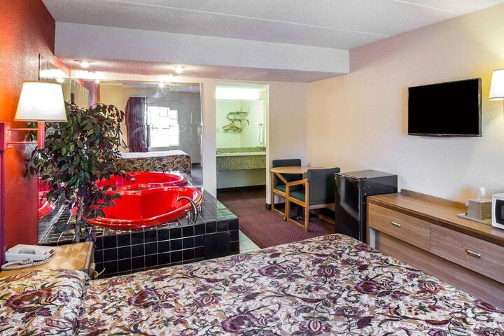 Room 15 of 31