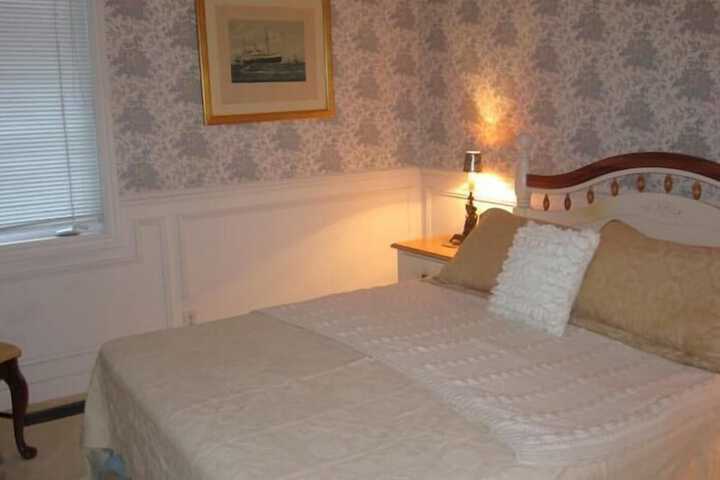 Room 21 of 32