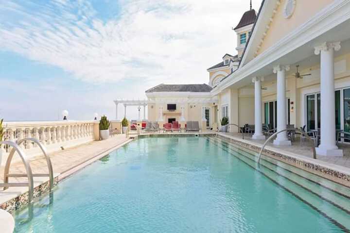 Pool 10 of 36
