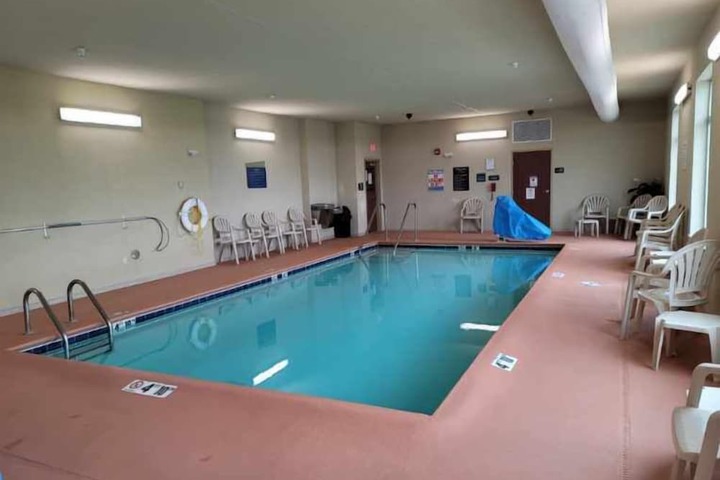 Cobblestone Hotel & Suites - Jefferson