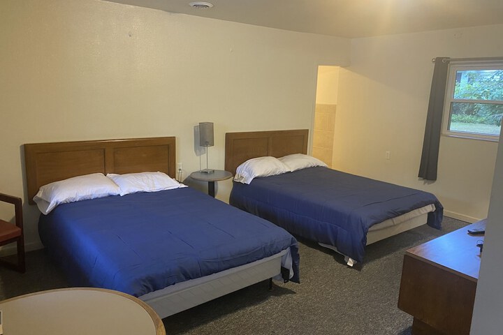 Room 4 of 7