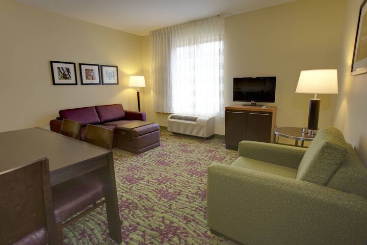 Room 21 of 38