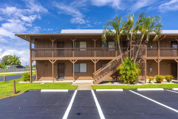 Bass & Sun Condominium 2 / 2 Bedroom